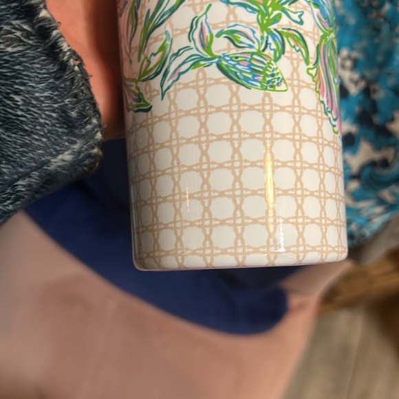 Lilly Pulitzer  water bottle approx 20 Oz - Picture 3 of 4